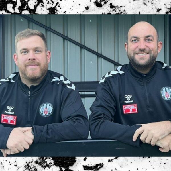 Management duo sign contracts